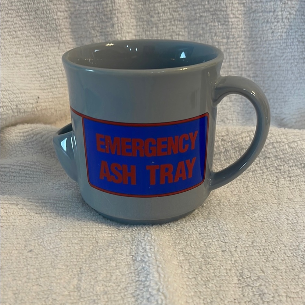 Unique Emergency Ash Tray Mug EUC